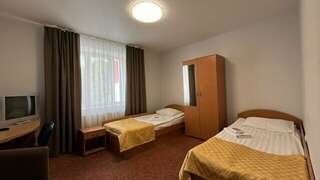 Гостиница ДерябинЪ Ижевск Двухместный номер эконом-класса с 2 отдельными кроватями-2
